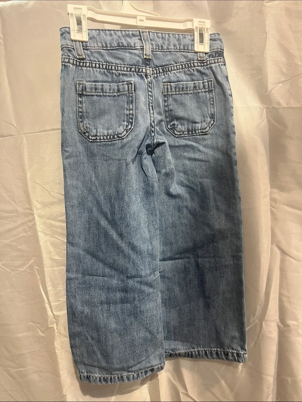 Cat & Jack Girls Mid-Rise Patch Pocket Wide Leg Jeans - Picture 6 of 7